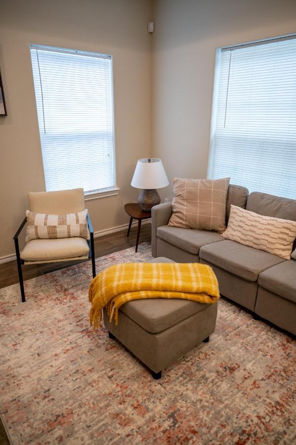 Fabulous King Size Bed In A Gated Neighborhood! Apartment Edinburg Ngoại thất bức ảnh