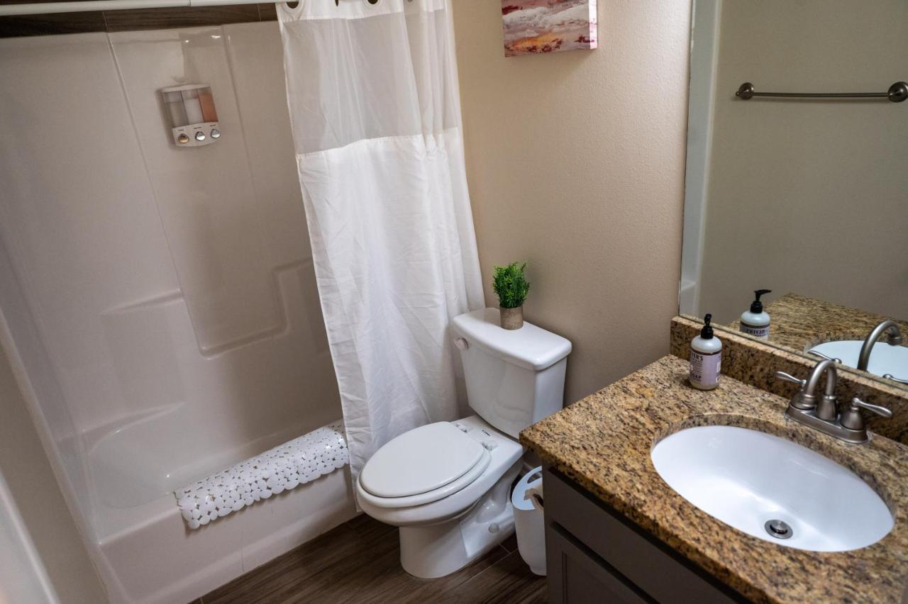 Fabulous King Size Bed In A Gated Neighborhood! Apartment Edinburg Ngoại thất bức ảnh