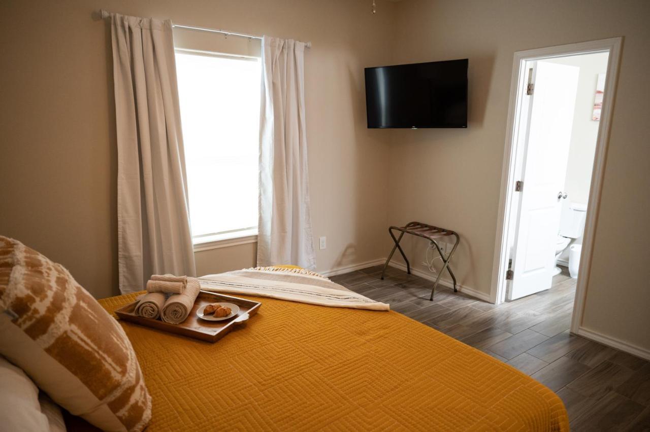 Fabulous King Size Bed In A Gated Neighborhood! Apartment Edinburg Ngoại thất bức ảnh