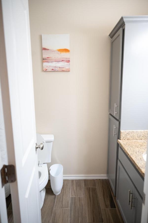 Fabulous King Size Bed In A Gated Neighborhood! Apartment Edinburg Ngoại thất bức ảnh